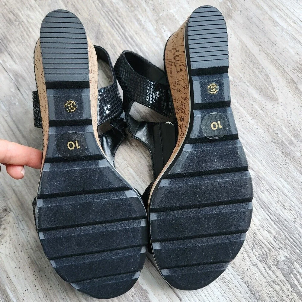 Liz Claiborne Sport Black Snakeskin Wedge Sandals Cork Heel Zip Womans Size 10